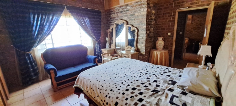 6 Bedroom Property for Sale in Schweizer Reneke North West